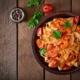 Frisk pasta med tigerrejer og tomatsauce